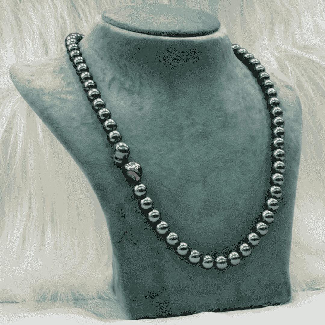 HM 164 Shell pearl Neckpiece