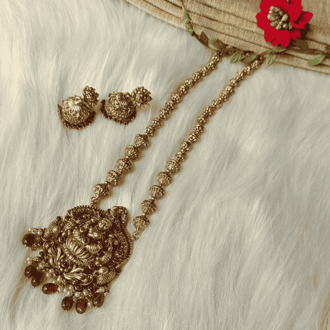 Lekshmi pendant chain AN107