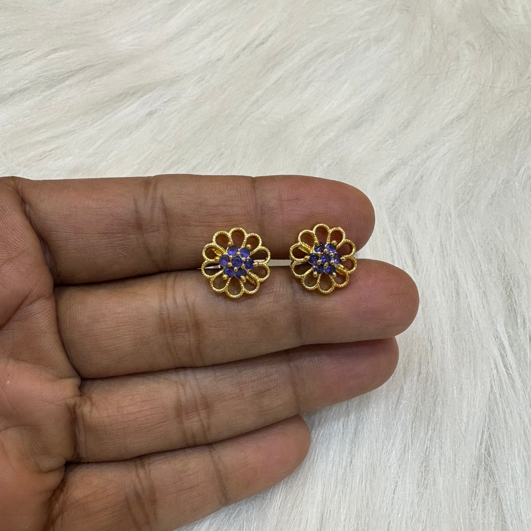 E107 Earring