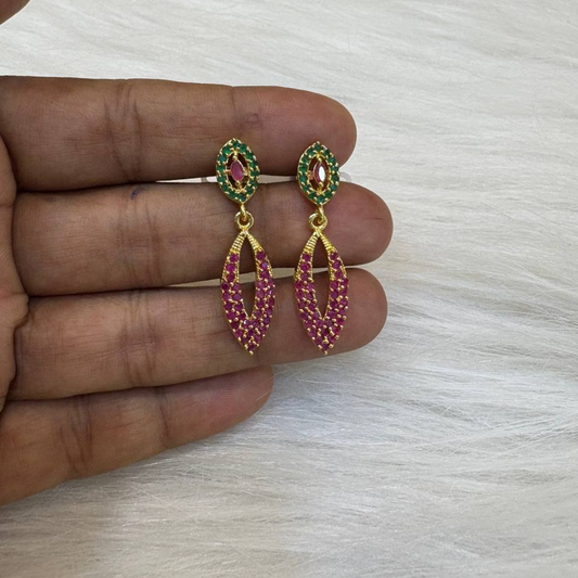 H698 Earring