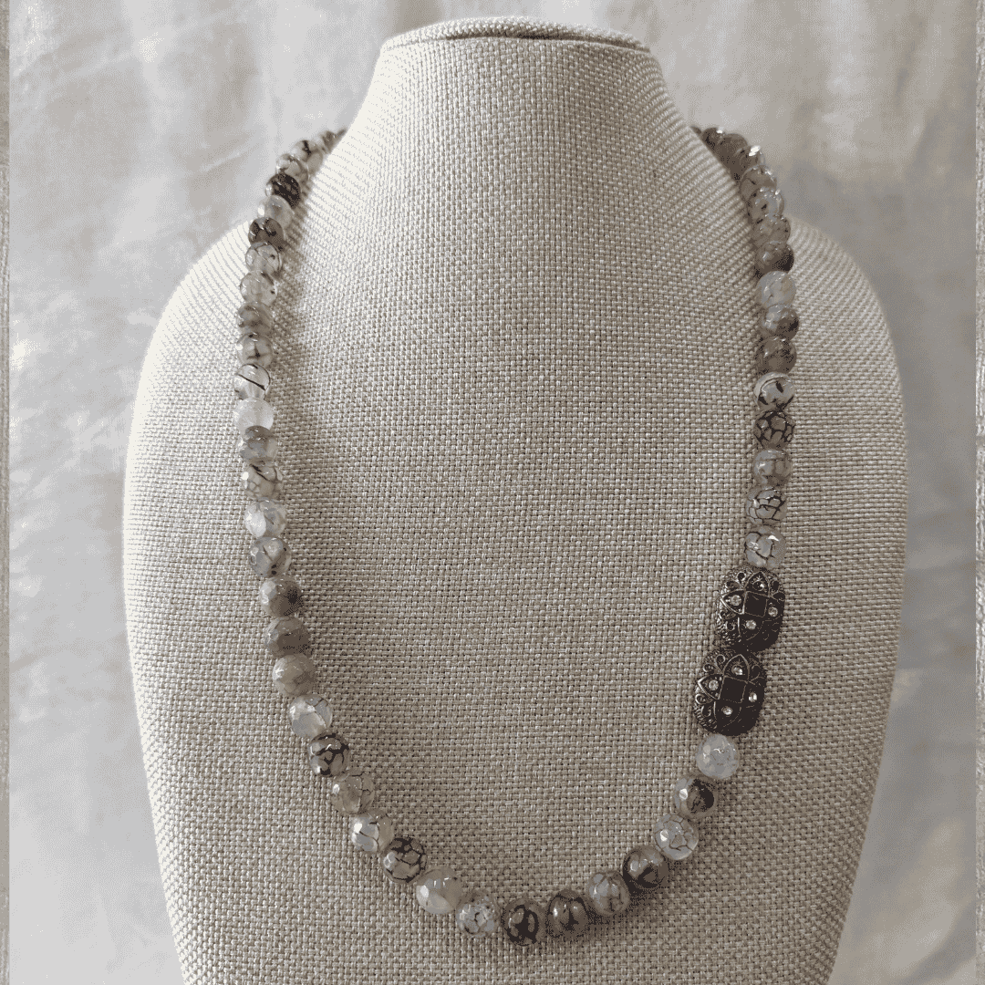 HM128 - 10mm natural stone designer chain