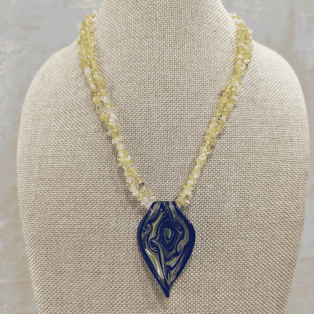 HM109 - Chips Chain with Glass Pendant