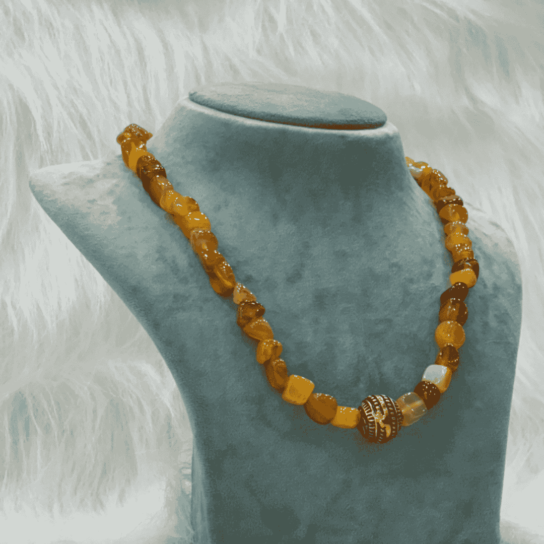 HM 147 Shapeless Bead Neckpiece With Antic Pendant