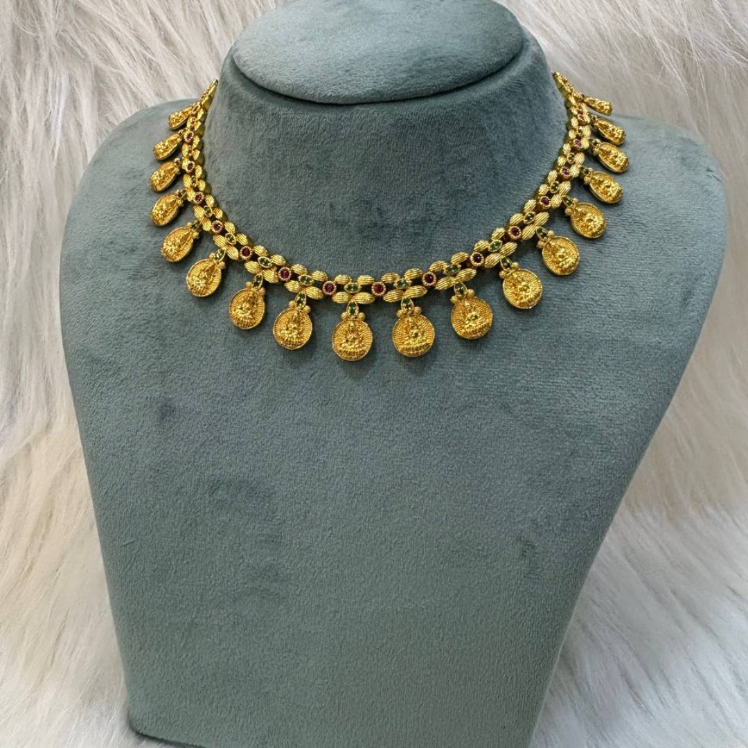 N881  Neckpiece