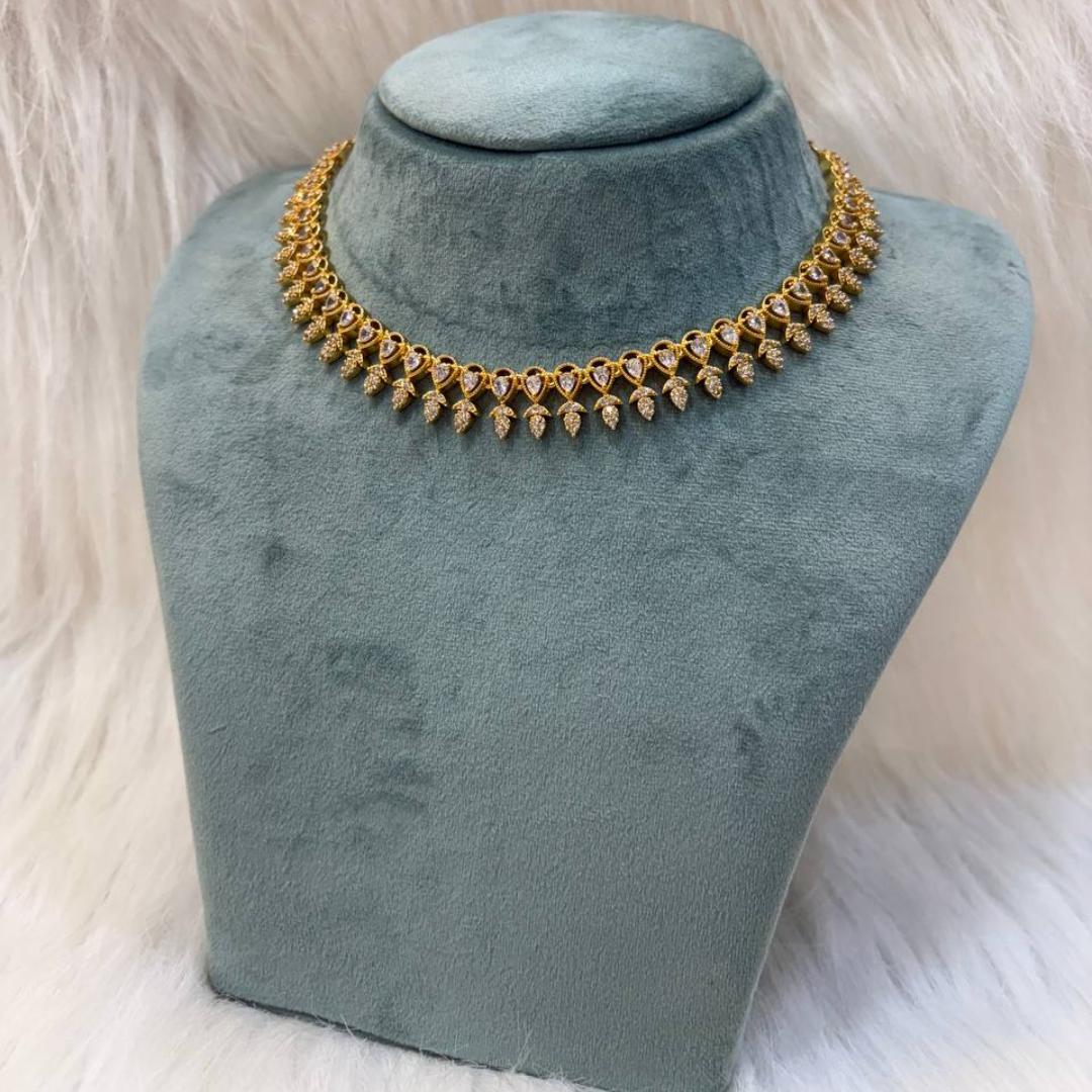 N1099 Neckpiece
