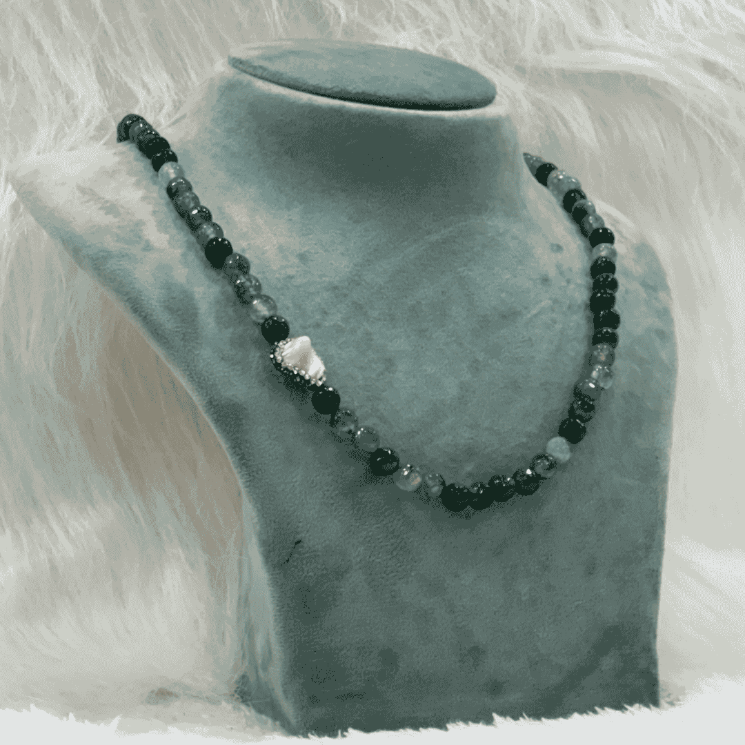 HM175 Single Layer Green Neckpiece